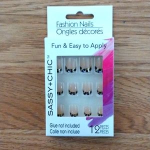 Sassy + Chic Fashion Nails